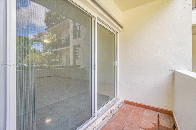 Building Photo - 9354 SW 77th Ave