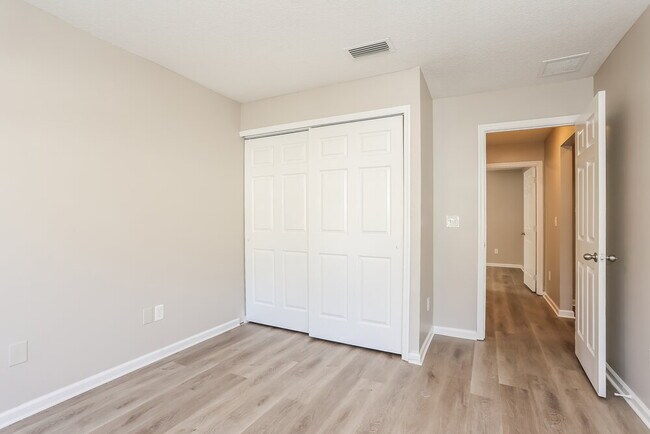 Building Photo - 10896 Campus Heights Ln