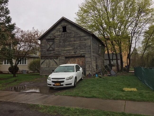 Building Photo - Value-Add, Multi-Story-Home in Newark