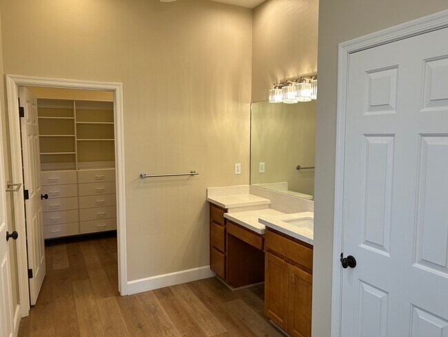 Building Photo - 42019 N Golf Crest Rd