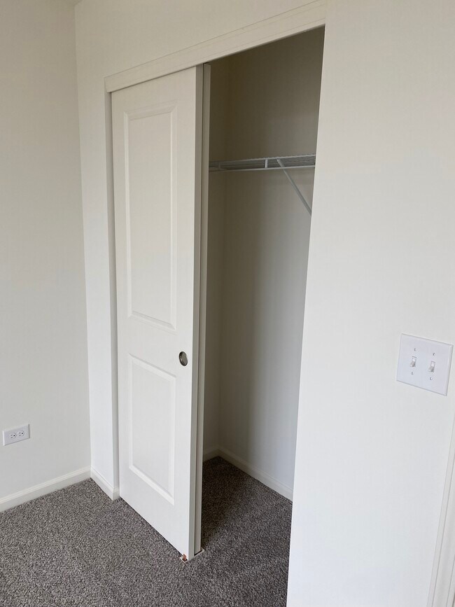 Building Photo - 1300 Catalina Ct