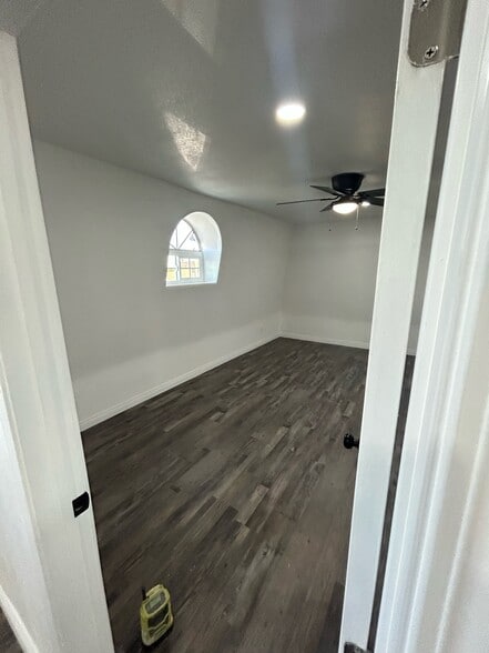 Building Photo - 1815 Harding St