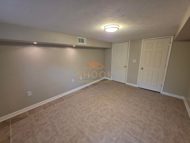 Building Photo - / MOVE IN SPECIAL / SIGN YOUR LEASE BY THE END OF FEBRUARY AND GET A $500 CREDIT! UPDATED RANCH C...
