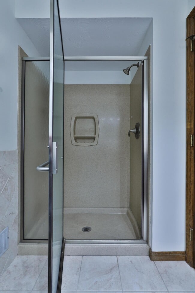 Building Photo - 453 Buckhorn Ct