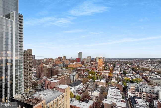 Building Photo - 400 S Broad St