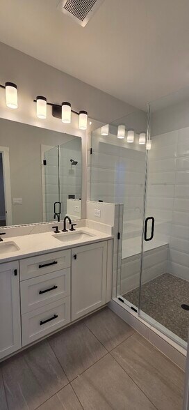 Building Photo - 11549 Helmond Way