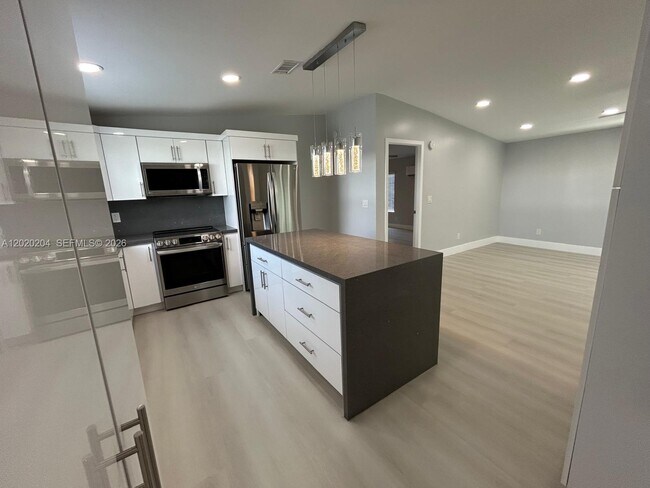 Building Photo - 740 NW 219th Ave