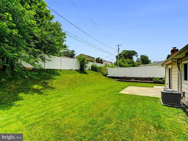 Building Photo - 2011 Kennicott Rd