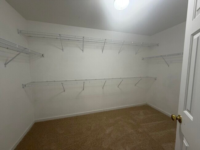 Building Photo - 575 Batty Way