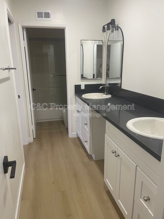 Building Photo - 2061 S Magnolia Ave