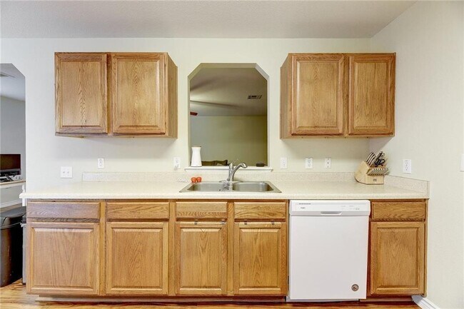 Building Photo - 1432 Anise Dr