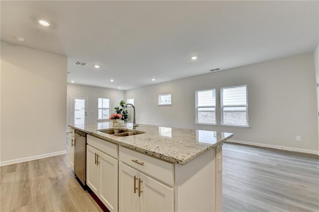 Building Photo - 2357 Whitworth St