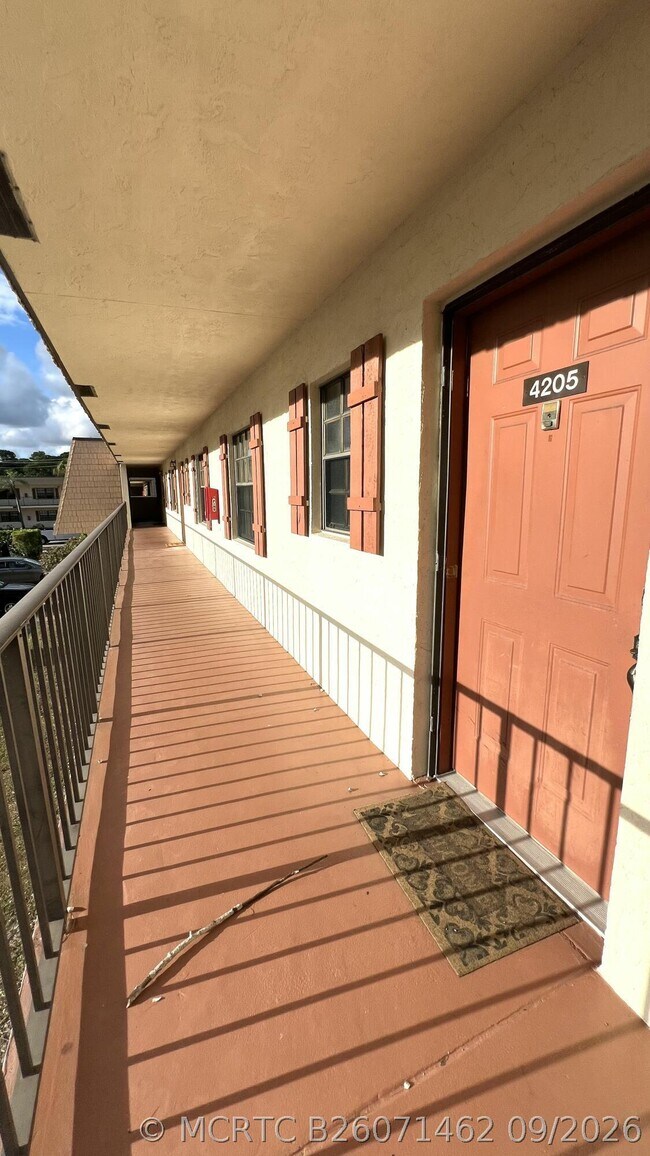 Building Photo - 4205 Oak Terrace Dr