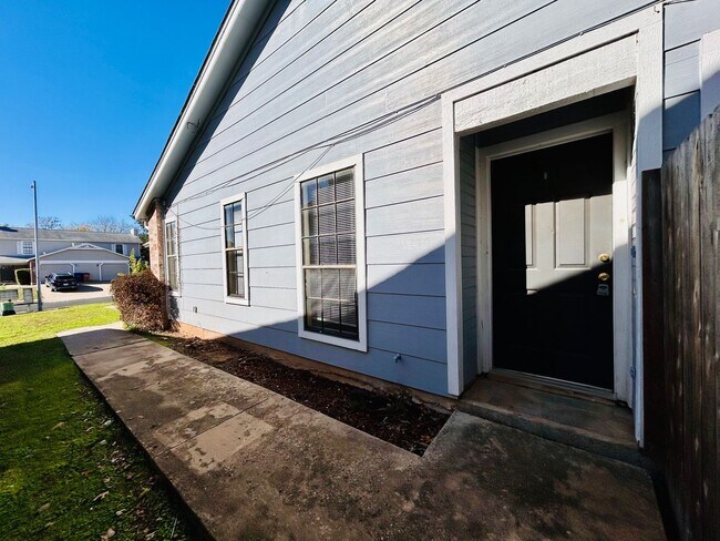 Building Photo - 9219 Kempler Dr