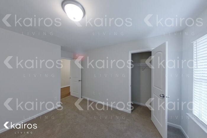 Building Photo - 822 Heather Dr