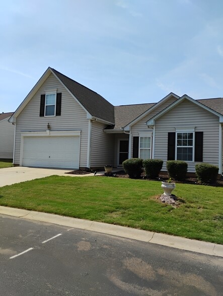Primary Photo - 734 Waterbrook Ln