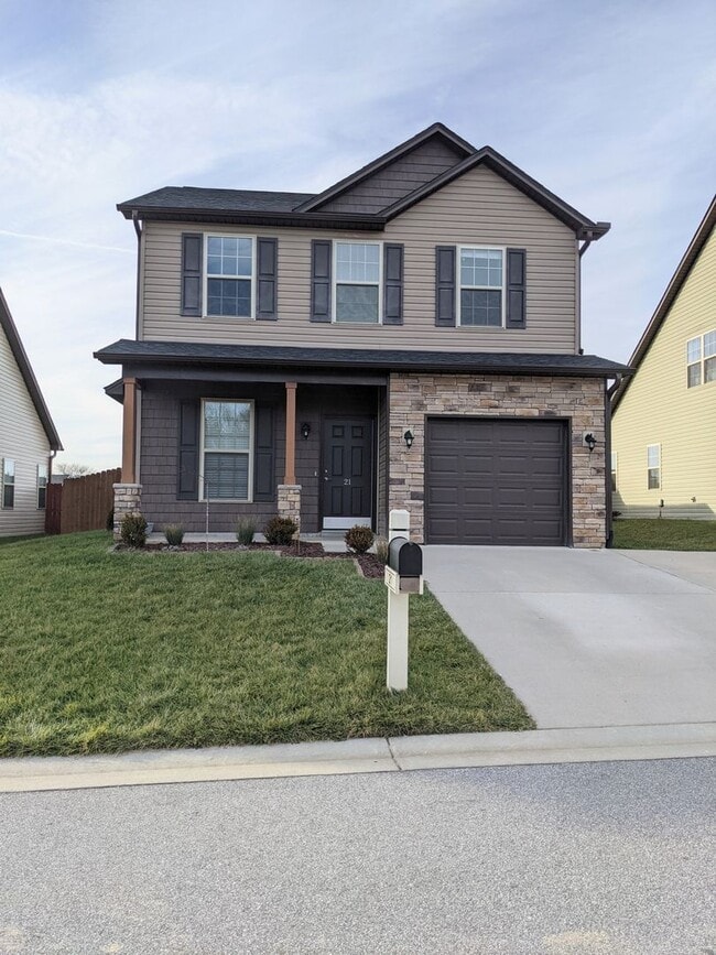 Building Photo - Great Location in the River Stone Community!