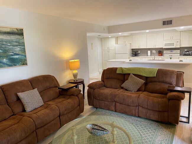 Building Photo - 955 Dotterel Rd