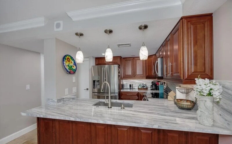 Building Photo - 2885 Palm Beach Blvd