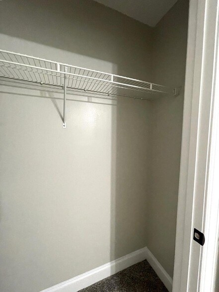Building Photo - 383 Springview Ln