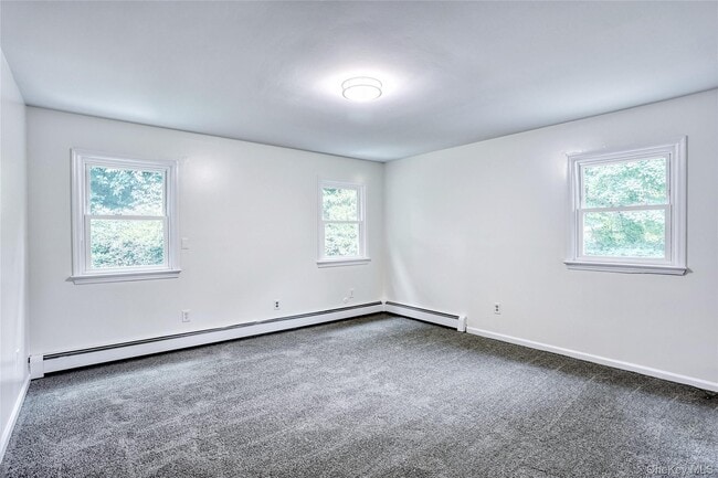 Building Photo - 24 Wallace Dr