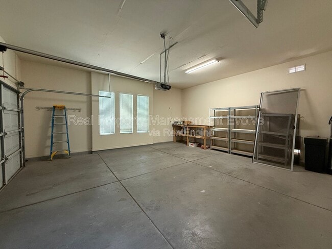 Building Photo - 281 W Flamingo Dr
