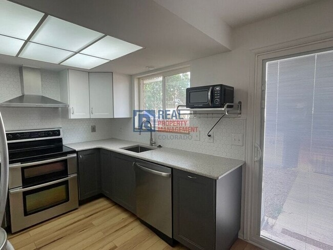 Building Photo - 1224 Cree Dr
