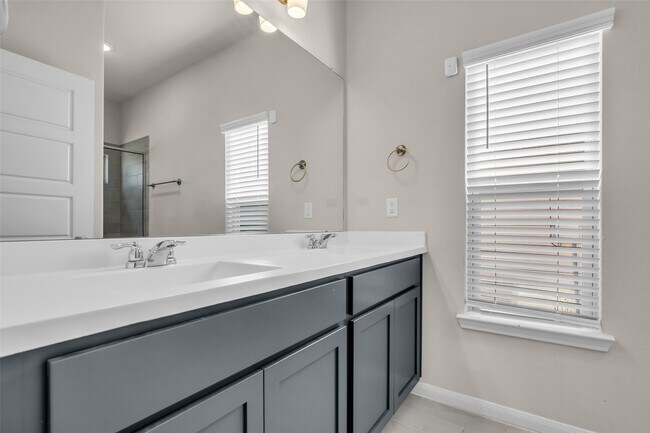 Building Photo - 506 Emerald Thicket Ln
