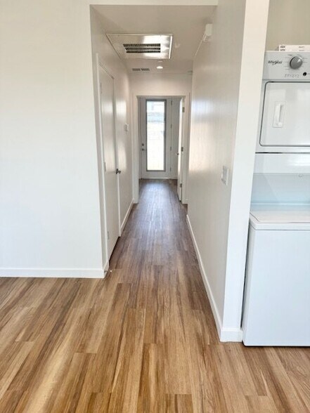 Building Photo - 2950 N 29th Pl