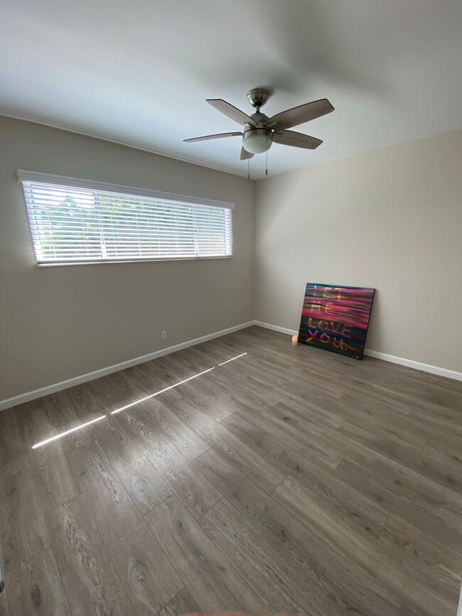 Building Photo - BEAUTIFUL SPACIOUS HOME IN LAWNDALE! 1ST M...