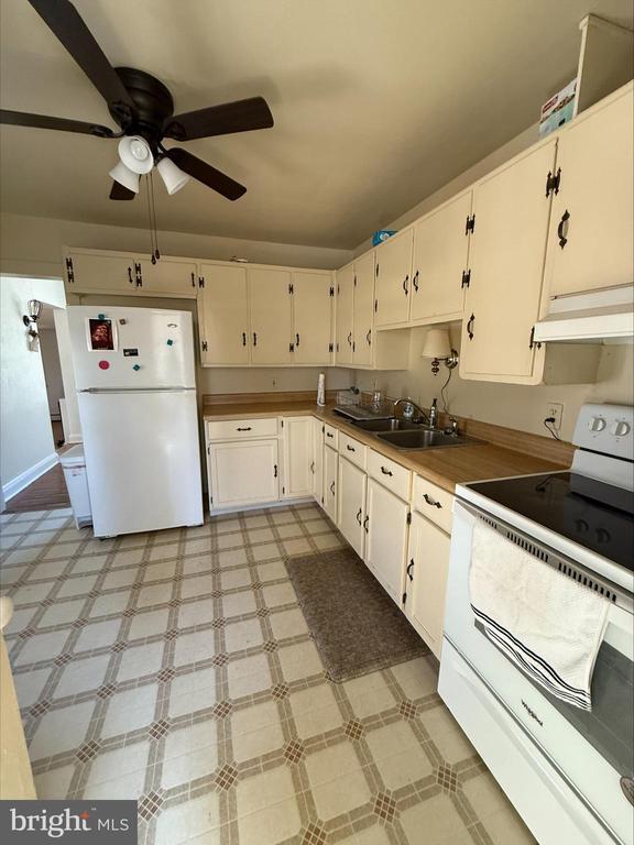 Building Photo - 2847 Baltimore Blvd