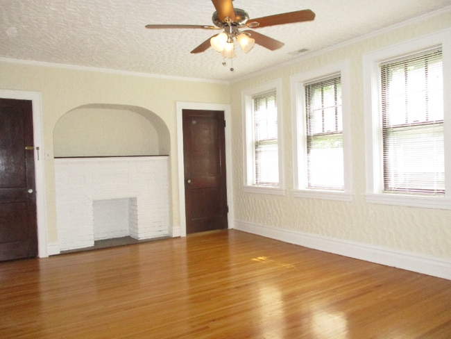 Building Photo - 1079 Terrace Dr