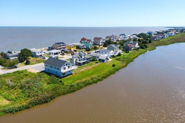 Building Photo - New Construction Home overlooking Prime Ho...