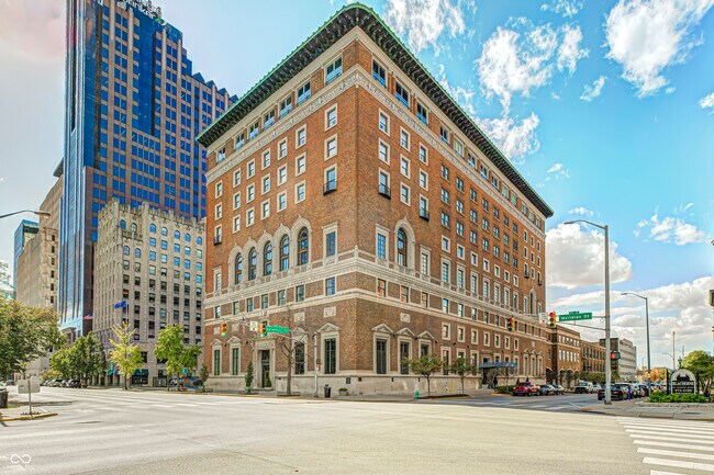 Primary Photo - 350 N Meridian St