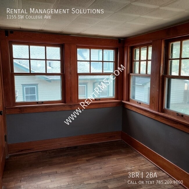 Building Photo - 1155 SW College Ave