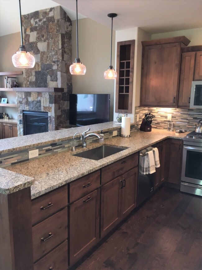 Building Photo - 635 Clermont Cir