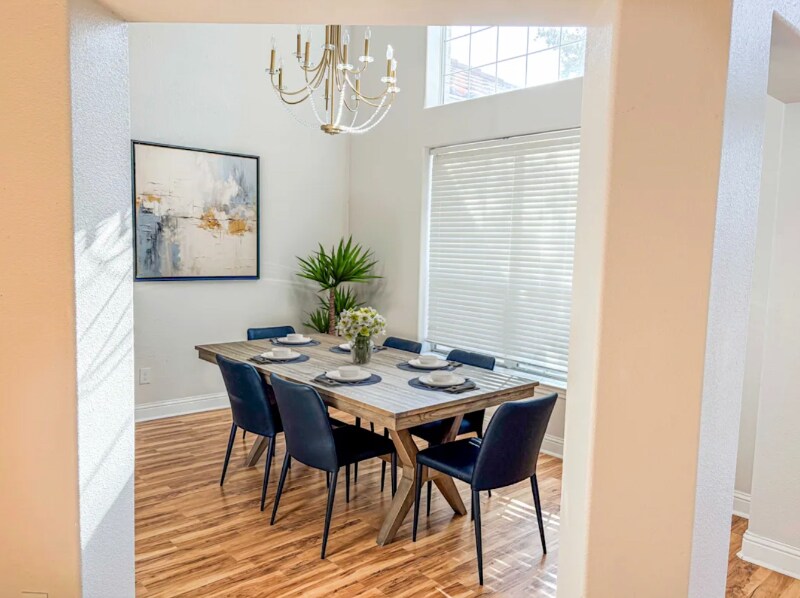 Building Photo - 4224 Las Brisas Dr