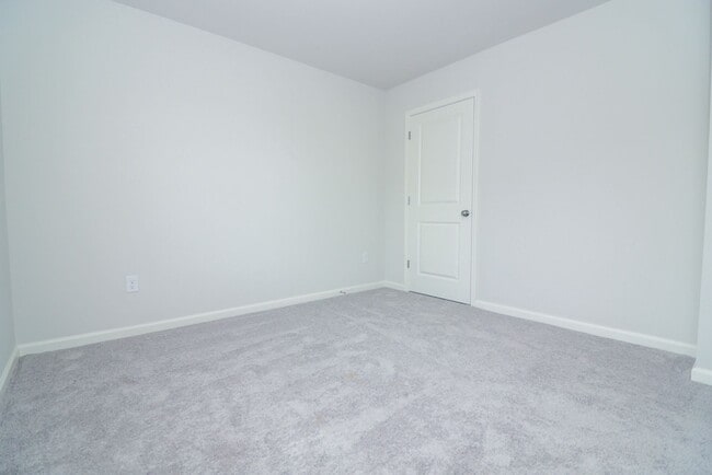 Building Photo - 132 Elegance Wy