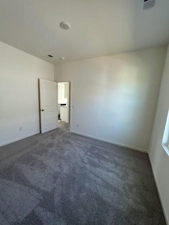 Building Photo - 3 Bedroom in Pender Woods, Cane Bay