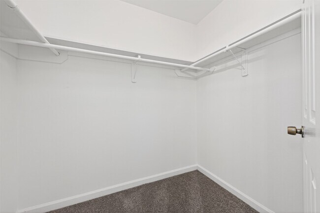 Building Photo - 7521 Dyer St