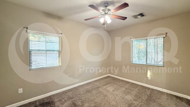 Building Photo - 1367 S Country Club Dr