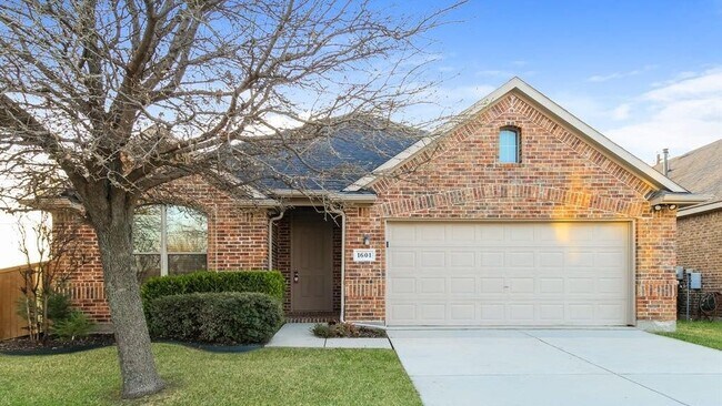Building Photo - 1014 Lake Grove Dr
