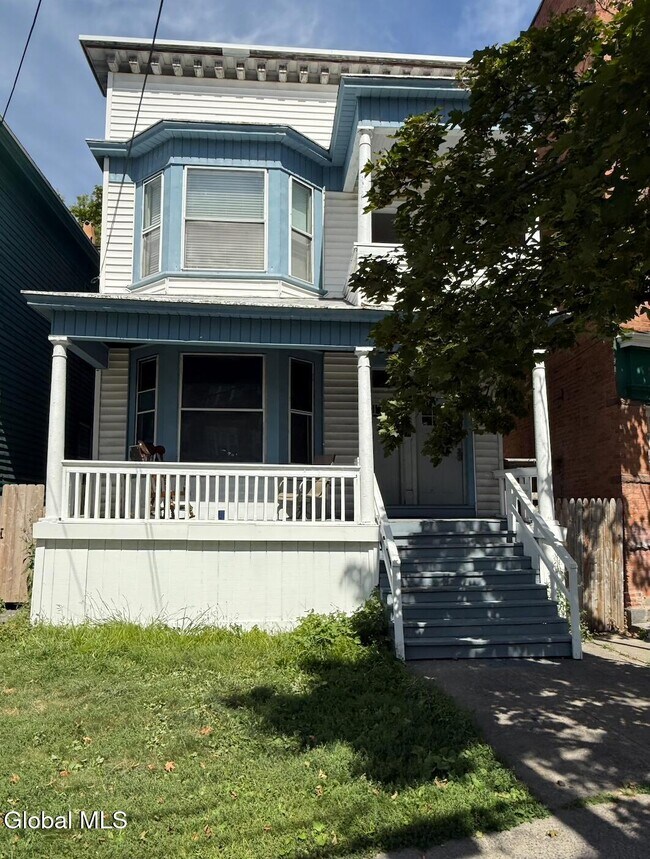 Primary Photo - 147 Western Ave