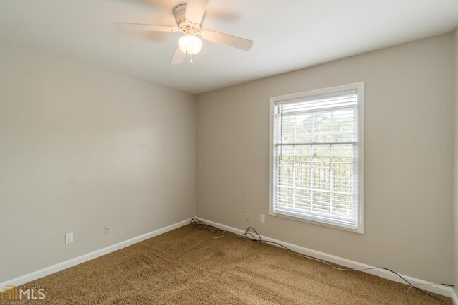 Building Photo - 3097 Colonial Way