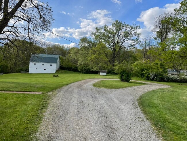 Building Photo - 2118 Jewett Rd