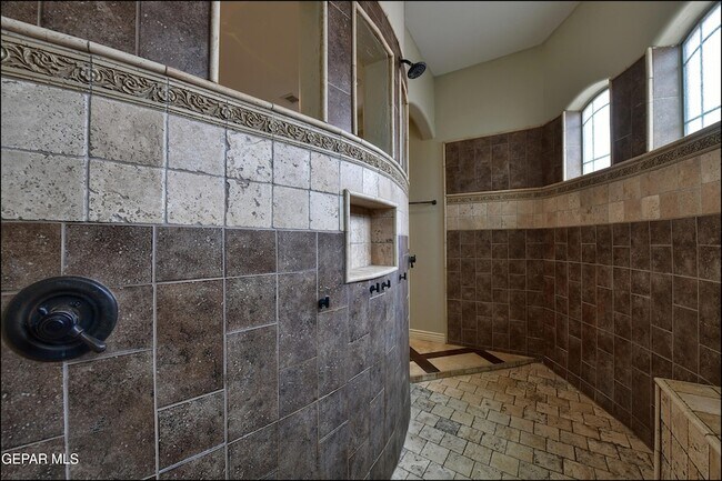 Building Photo - 6304 Franklin Trail Drive