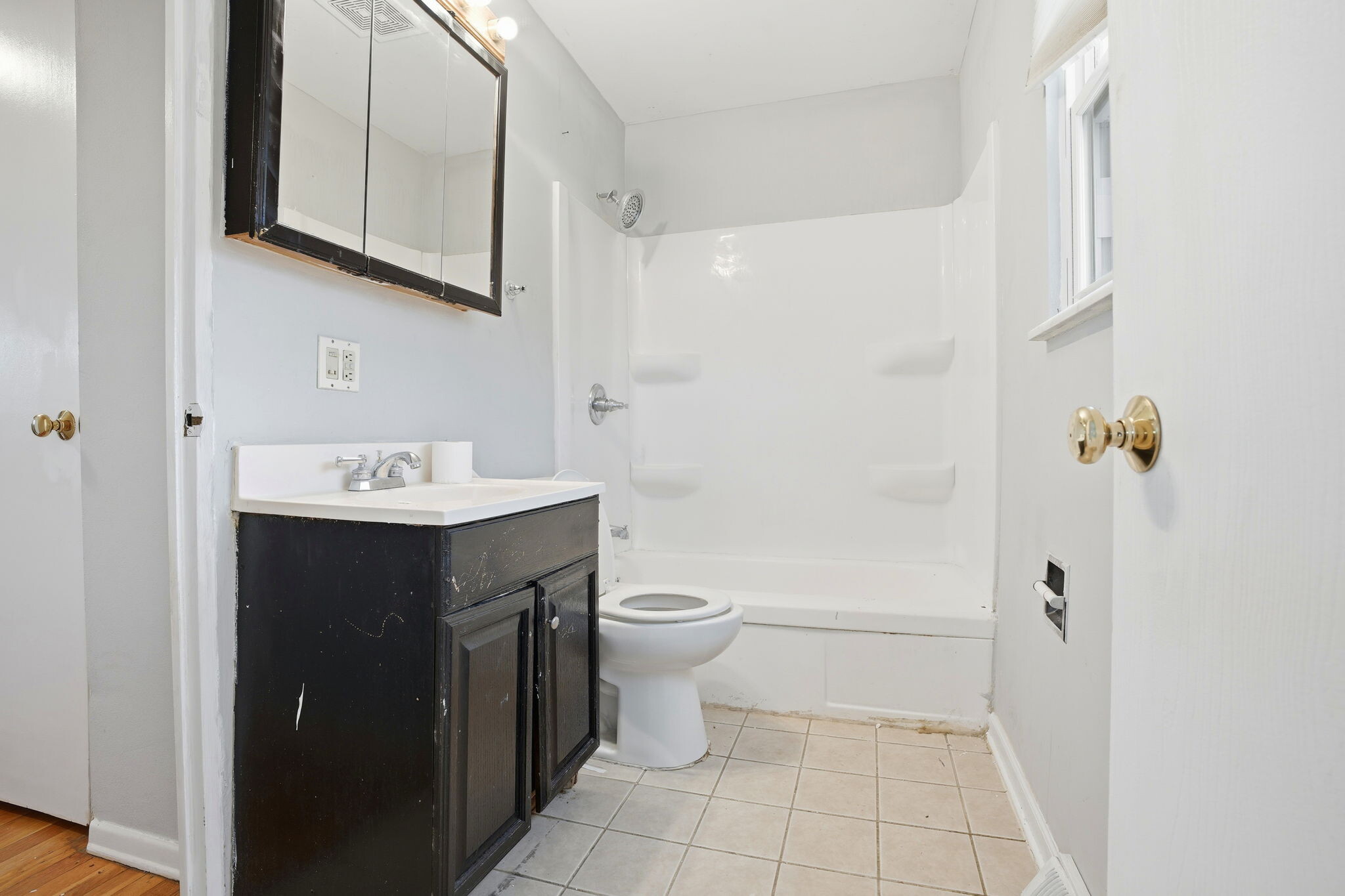 Building Photo - 704 Carlsbad Rd