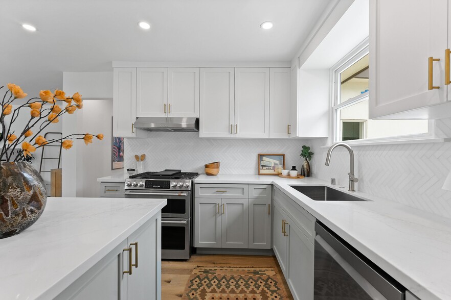 Building Photo - 5192 Orange Pl