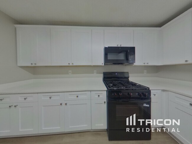 Building Photo - 4539 Riverwood Cir