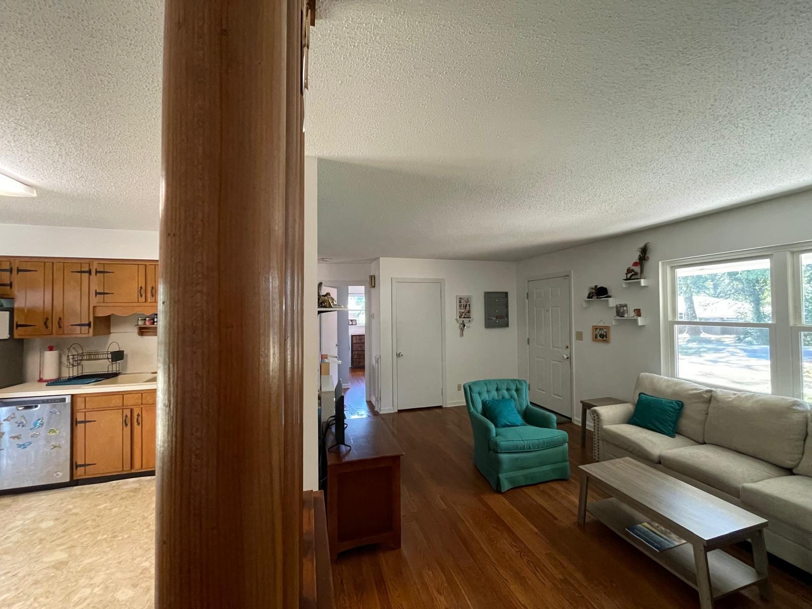 Living Room - 963 Brynwood Dr